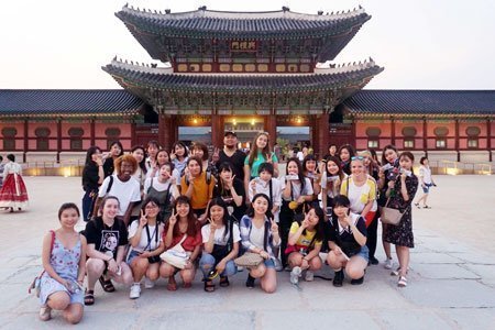 Students visit Korea's national historic site for the social program after learning Korean in the morning class